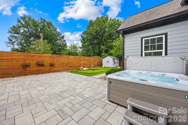 129 Aqua Drive, Mooresville, NC 28117