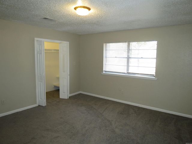 12501 County Line Road, Alexander, AR 72002