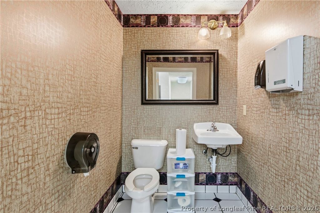 2577 Ravenhill Drive, Fayetteville, NC 28303 — photo 33