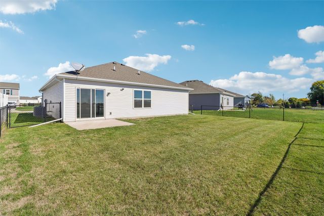 1016 35th Street SW, Altoona, IA 50009