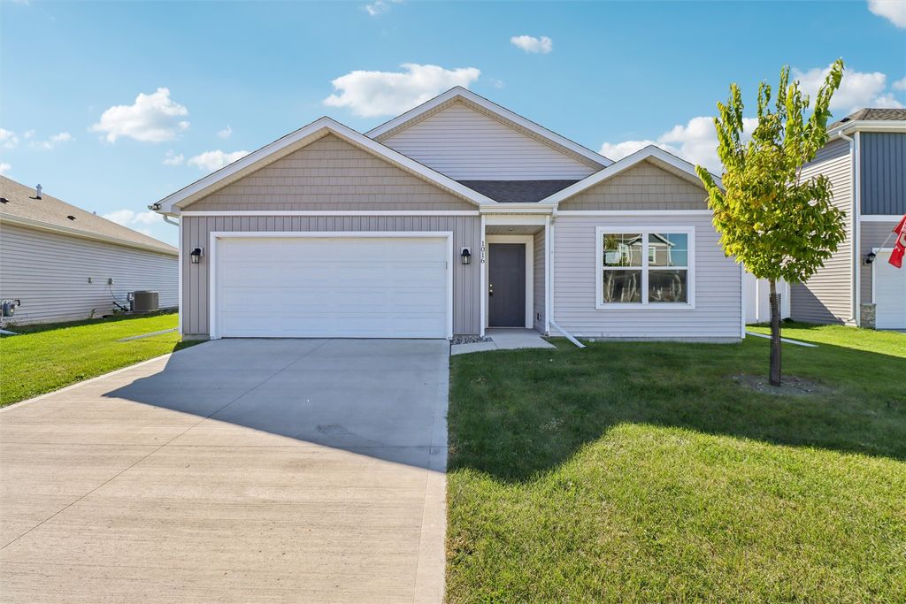 1016 35th Street SW, Altoona, IA 50009