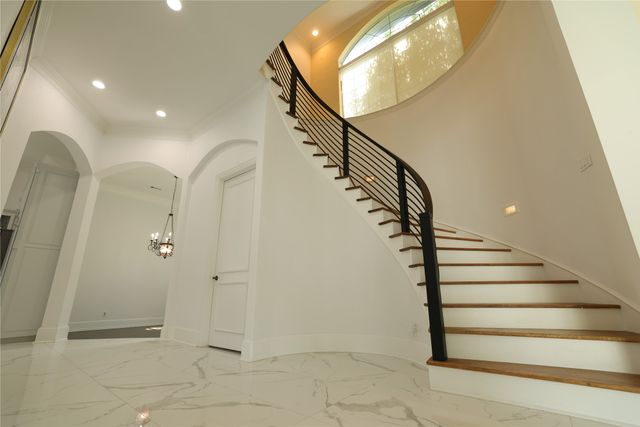 911 Walnut Falls Circle, Mansfield, TX 76063