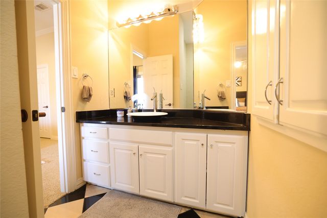 911 Walnut Falls Circle, Mansfield, TX 76063