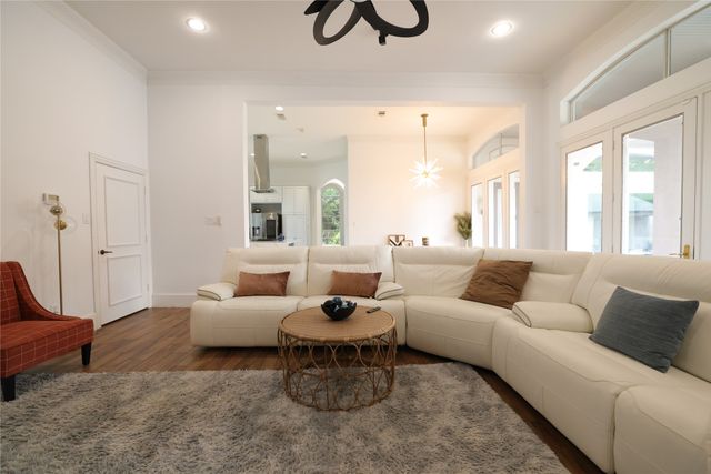 911 Walnut Falls Circle, Mansfield, TX 76063
