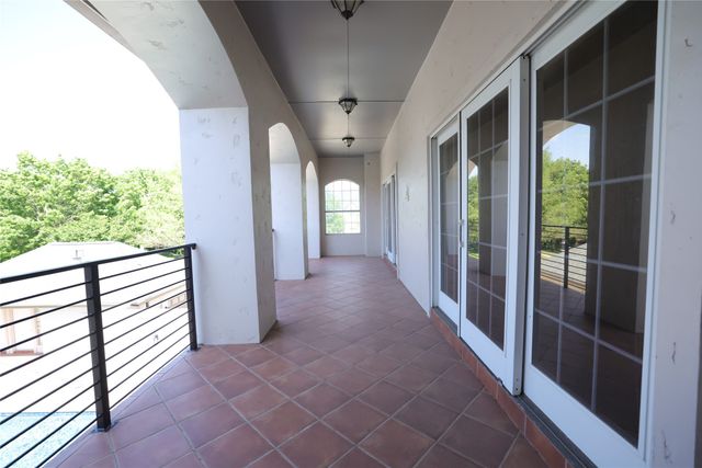 911 Walnut Falls Circle, Mansfield, TX 76063