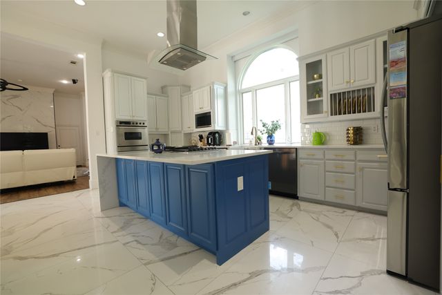 911 Walnut Falls Circle, Mansfield, TX 76063