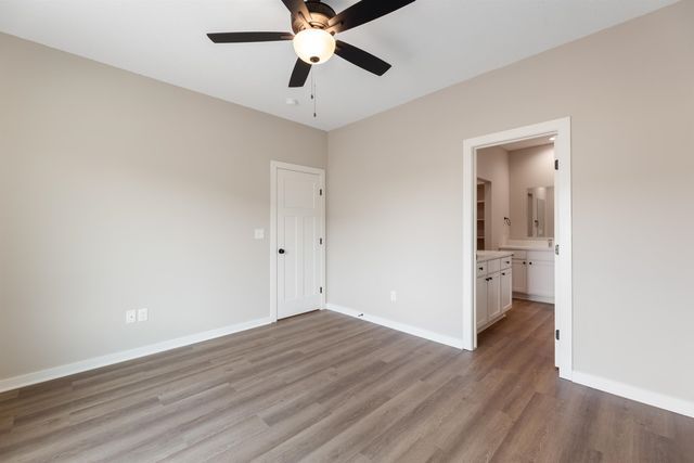 914 S Fox Ridge, Newton, KS 67114