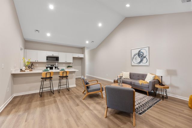 914 S Fox Ridge, Newton, KS 67114