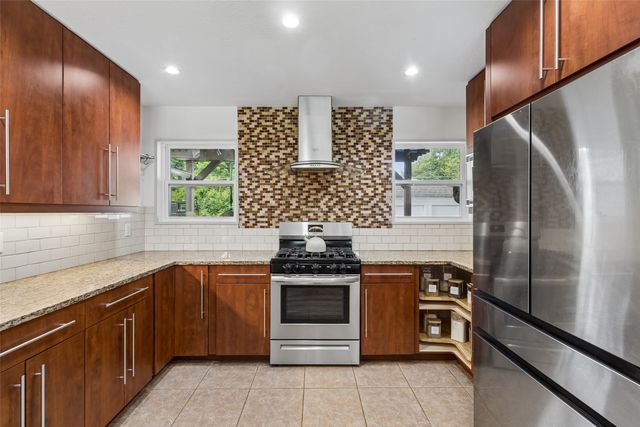 429 Parkhurst Drive, Dallas, TX 75218