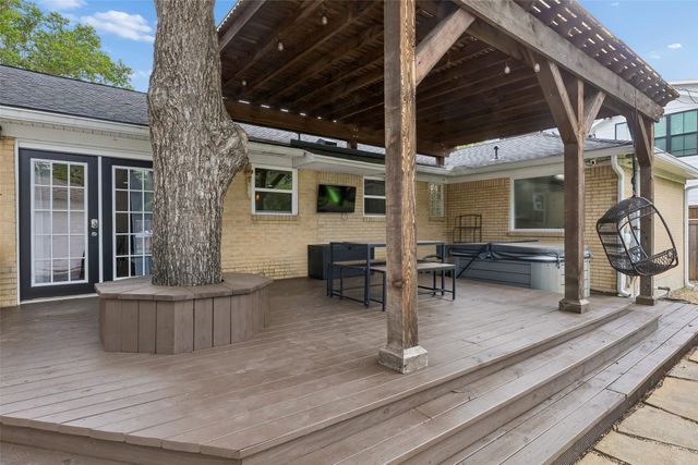 429 Parkhurst Drive, Dallas, TX 75218