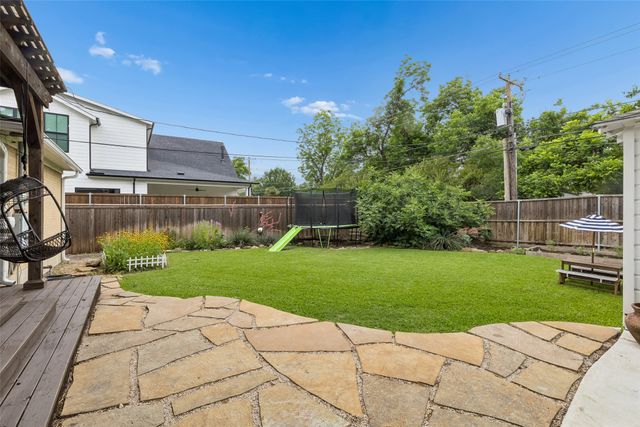 429 Parkhurst Drive, Dallas, TX 75218