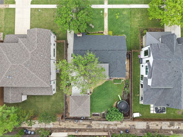 429 Parkhurst Drive, Dallas, TX 75218
