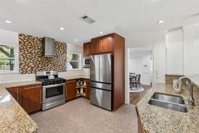429 Parkhurst Drive, Dallas, TX 75218