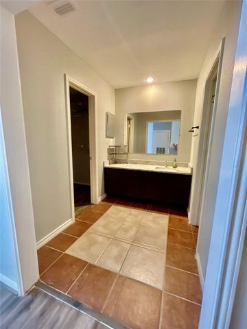 2121 El Paseo Street 1709, Houston, TX 77054