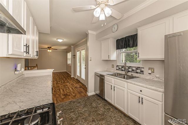 2022 Dawson Drive, St Charles, MO 63301
