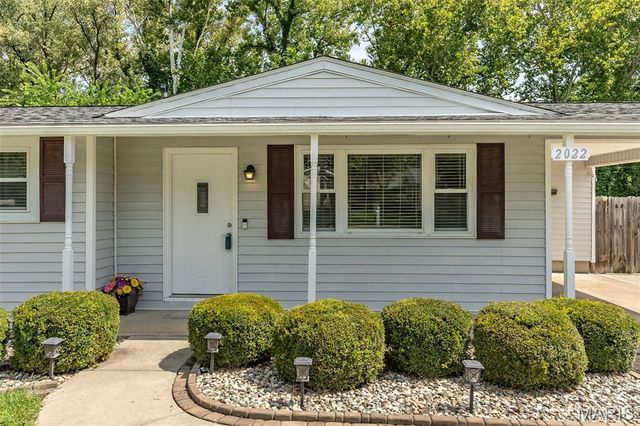 2022 Dawson Drive, St Charles, MO 63301