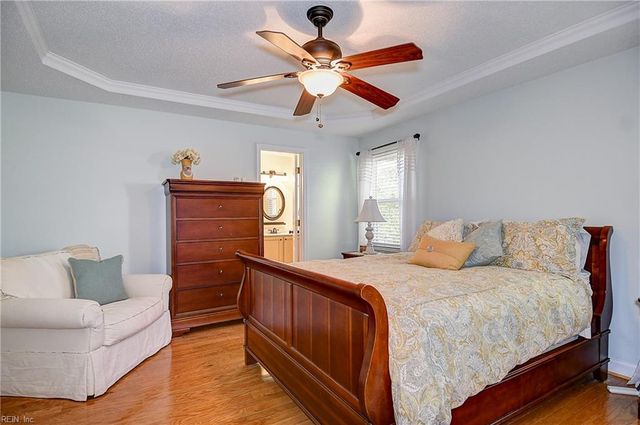 306 Esplanade PL, Chesapeake, VA 23320