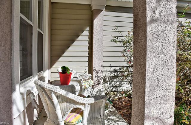 306 Esplanade PL, Chesapeake, VA 23320