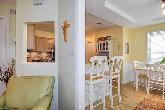 306 Esplanade PL, Chesapeake, VA 23320