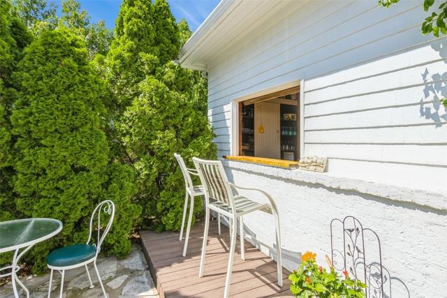 225 Crescent Street SE, Cedar Rapids, IA 52403