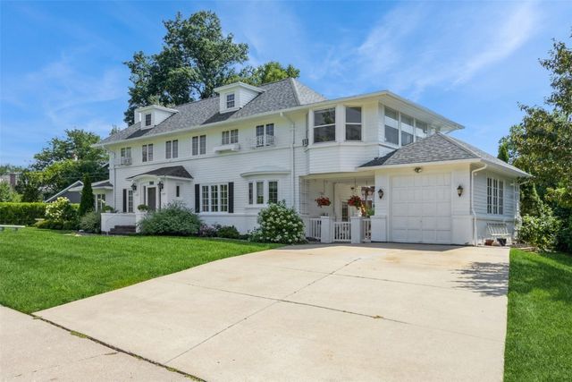 225 Crescent Street SE, Cedar Rapids, IA 52403