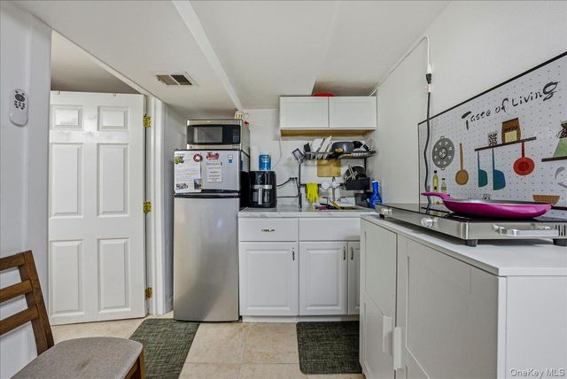 11 Crescent Street, Oyster Bay, NY 11801