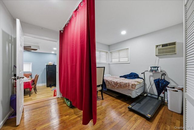 11 Crescent Street, Oyster Bay, NY 11801