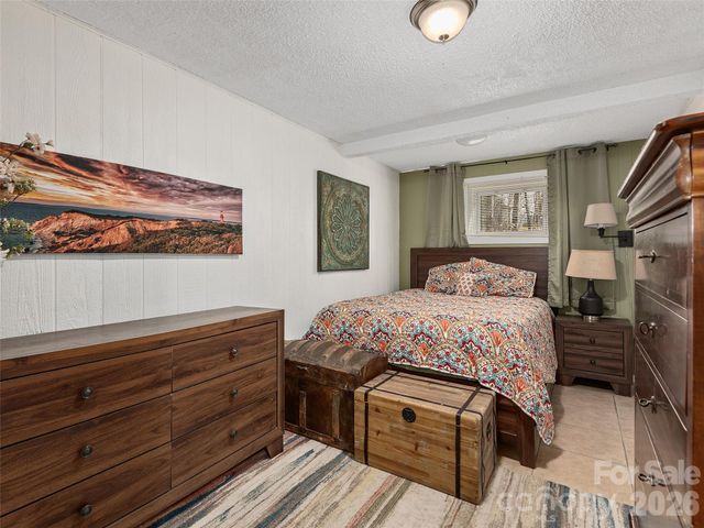 116 Vehorn Road, Fairview, NC 28730