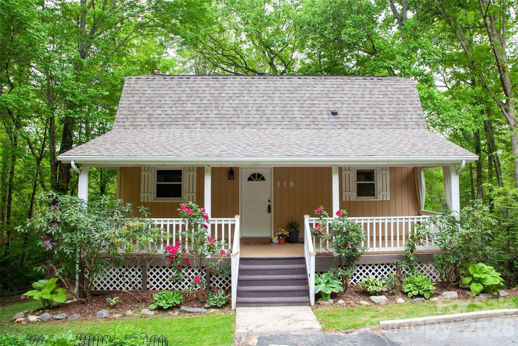 116 Vehorn Road, Fairview, NC 28730