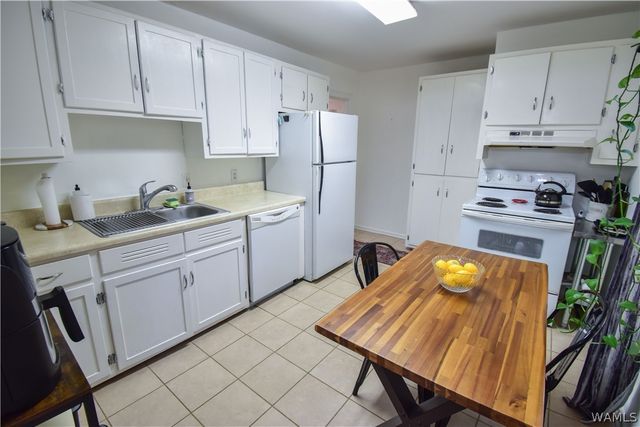 4 Stine, Tuscaloosa, AL 35405