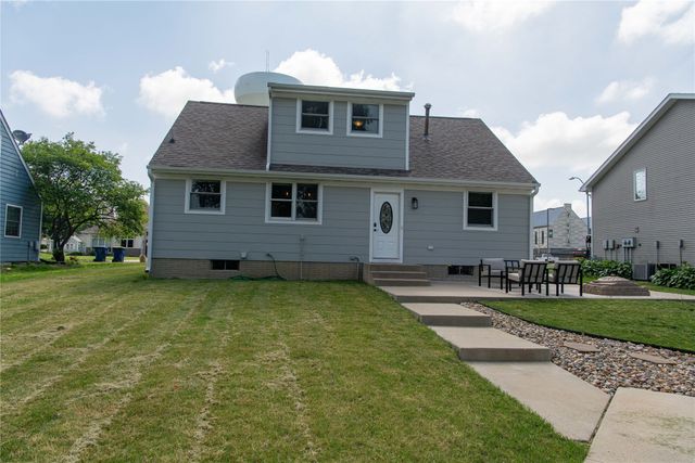 1115 Broadway Street, Pella, IA 50219