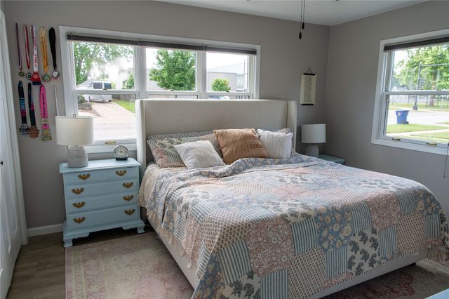 1115 Broadway Street, Pella, IA 50219