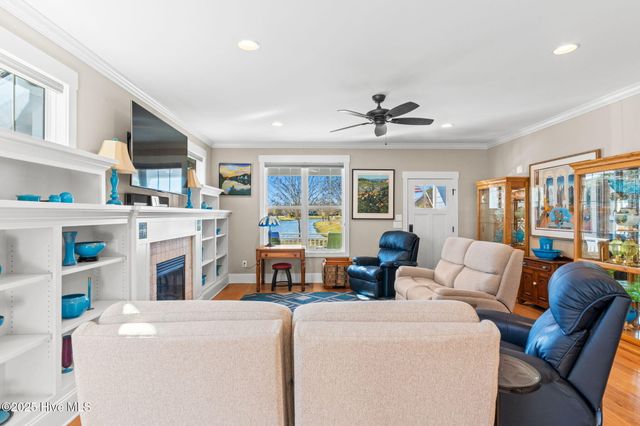 828 Cades Trail, Southport, NC 28461