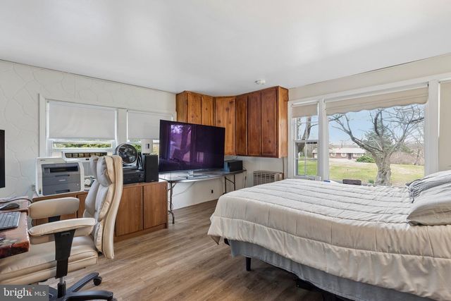 314 MIDFIELD DR, Ambler, PA 19002