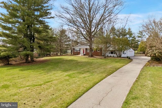 314 MIDFIELD DR, Ambler, PA 19002