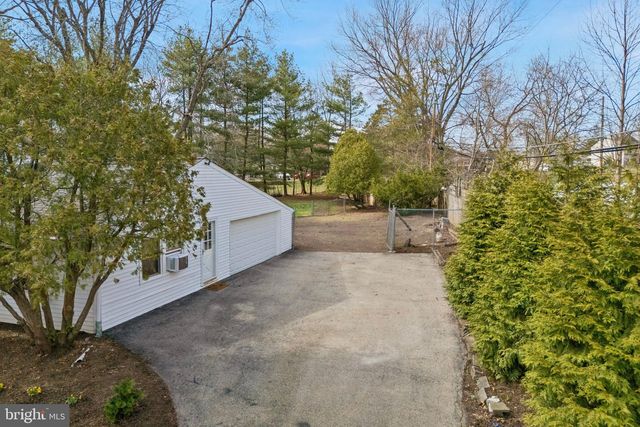 314 MIDFIELD DR, Ambler, PA 19002