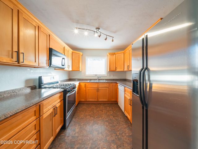 10121 Goodnews Lane, Anchorage, AK 99515