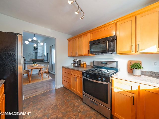 10121 Goodnews Lane, Anchorage, AK 99515