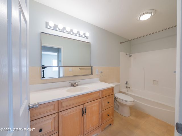 10121 Goodnews Lane, Anchorage, AK 99515