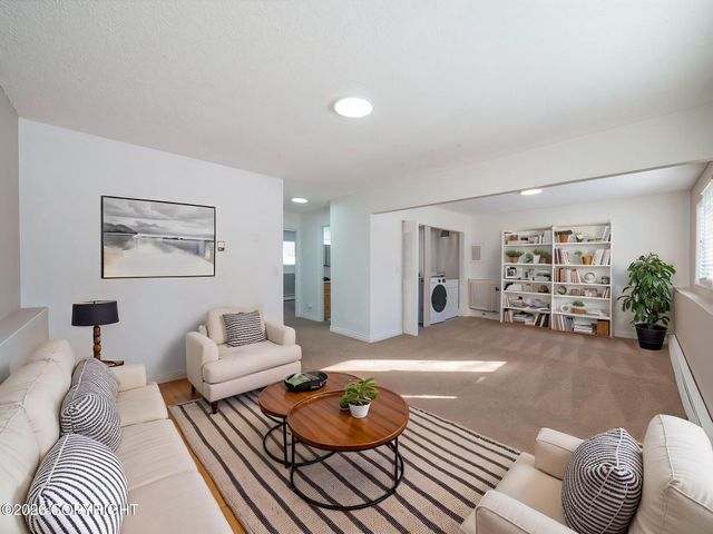 10121 Goodnews Lane, Anchorage, AK 99515