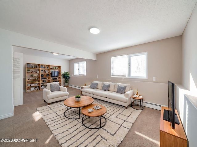 10121 Goodnews Lane, Anchorage, AK 99515