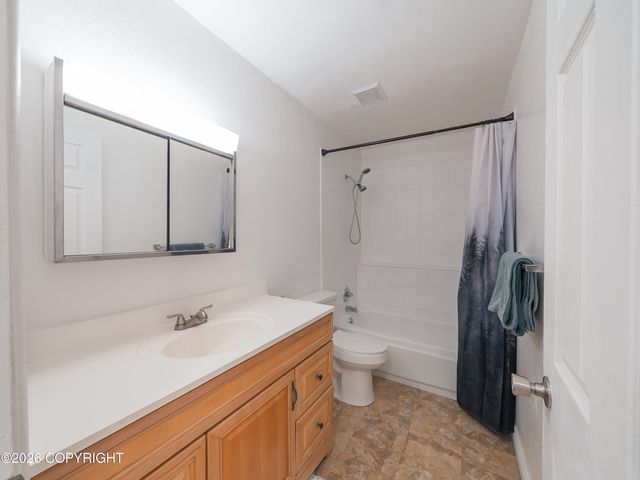 10121 Goodnews Lane, Anchorage, AK 99515