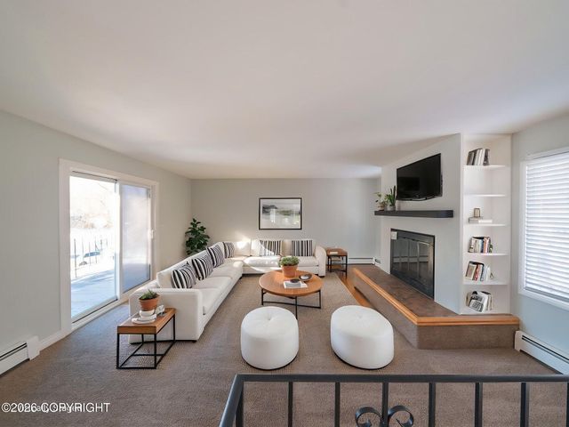 10121 Goodnews Lane, Anchorage, AK 99515