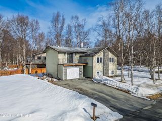 10121 Goodnews Lane, Anchorage, AK 99515