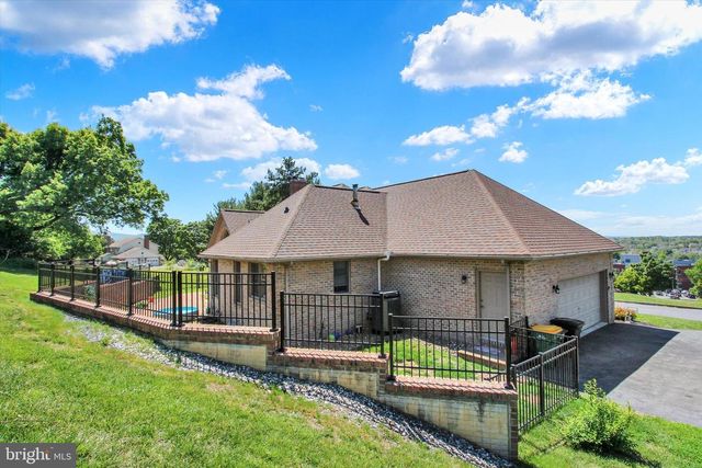 605 VISTA CT, Waynesboro, PA 17268