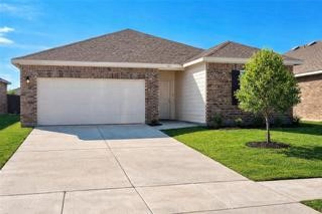 743 Camden Drive, Lavon, TX 75166