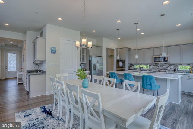 4 BRISTOL LN, Ocean View, DE 19970