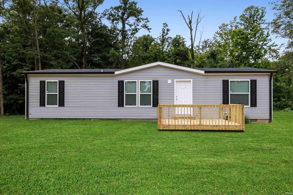 2177 N 4th Street, Seelyville, IN 47803