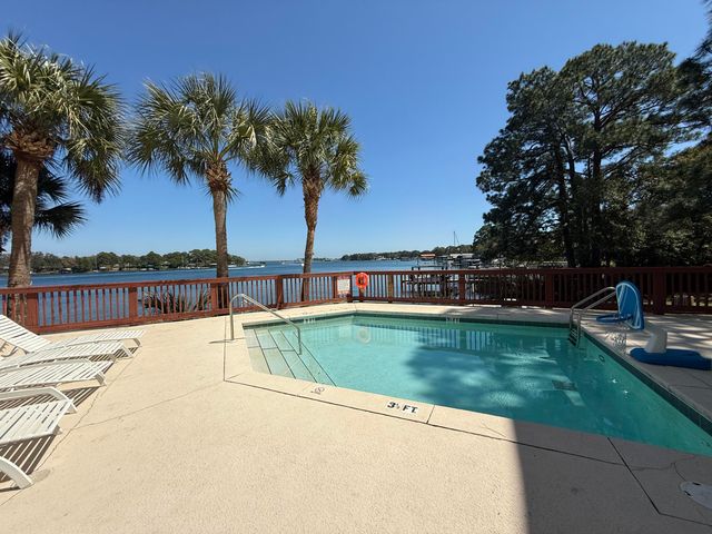 5 Laguna Street 104, Fort Walton Beach, FL 32548