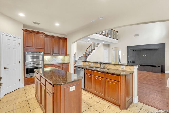 7210 HOVINGHAM, San Antonio, TX 78257